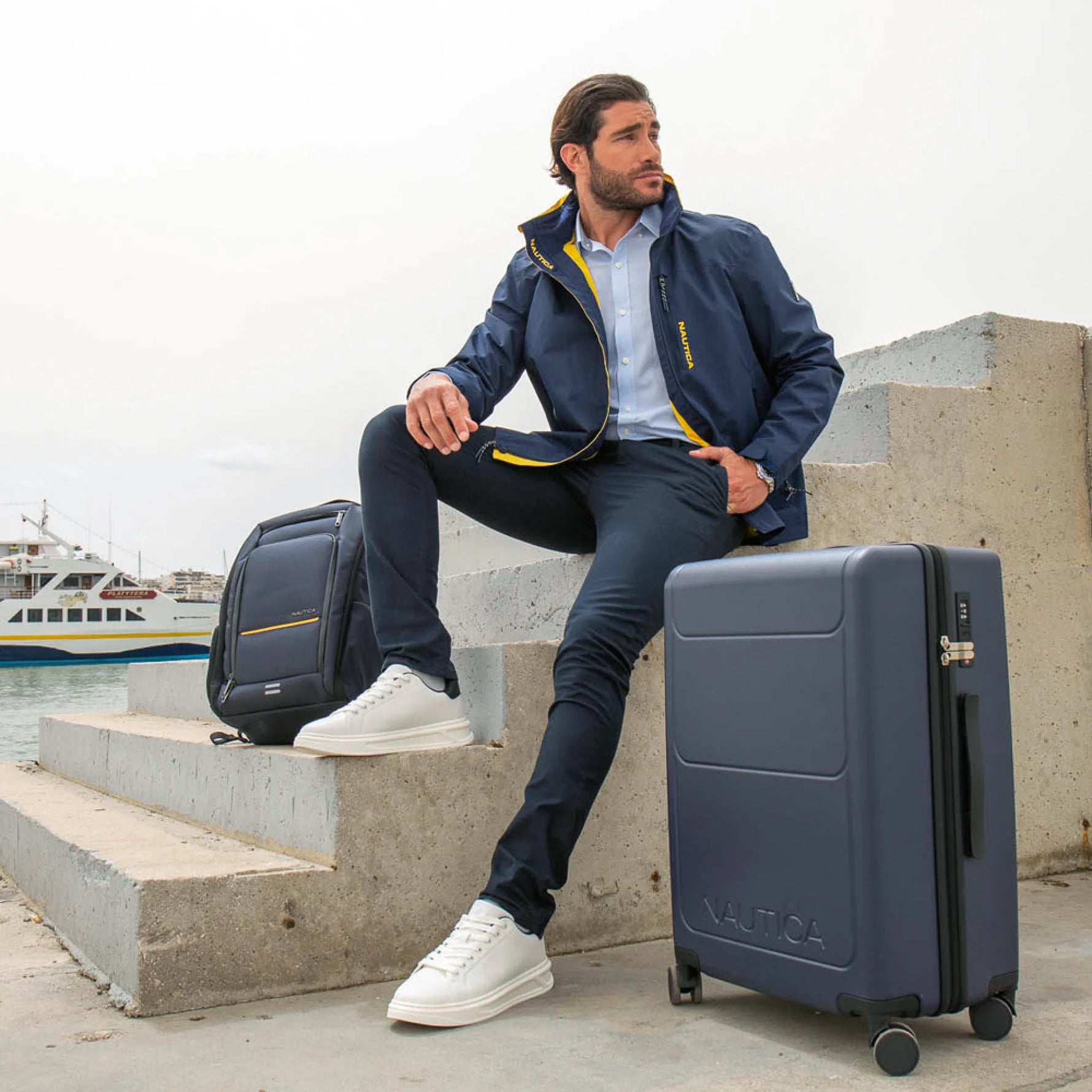 Troler Mediu Policarbonat 24'' 63cm Navy/Negru/Gri NAUTICA - expert - sport.ro