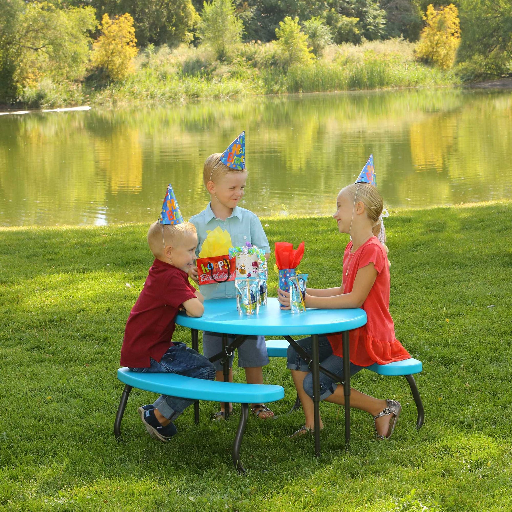 Masa de picnic ovala pentru copii Lifetime, albastru
