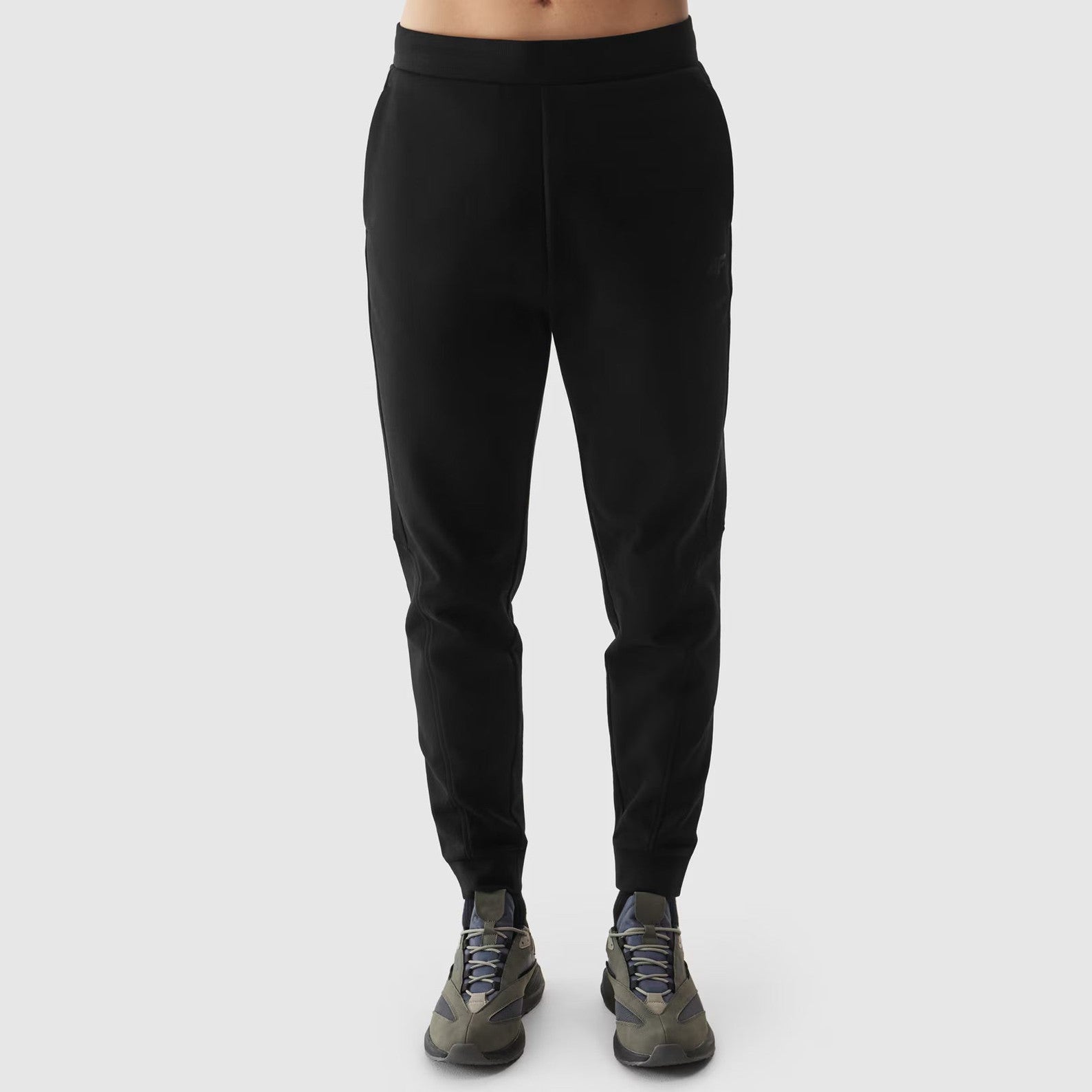 Pantaloni 4F jogger de trening pentru barbati - negri