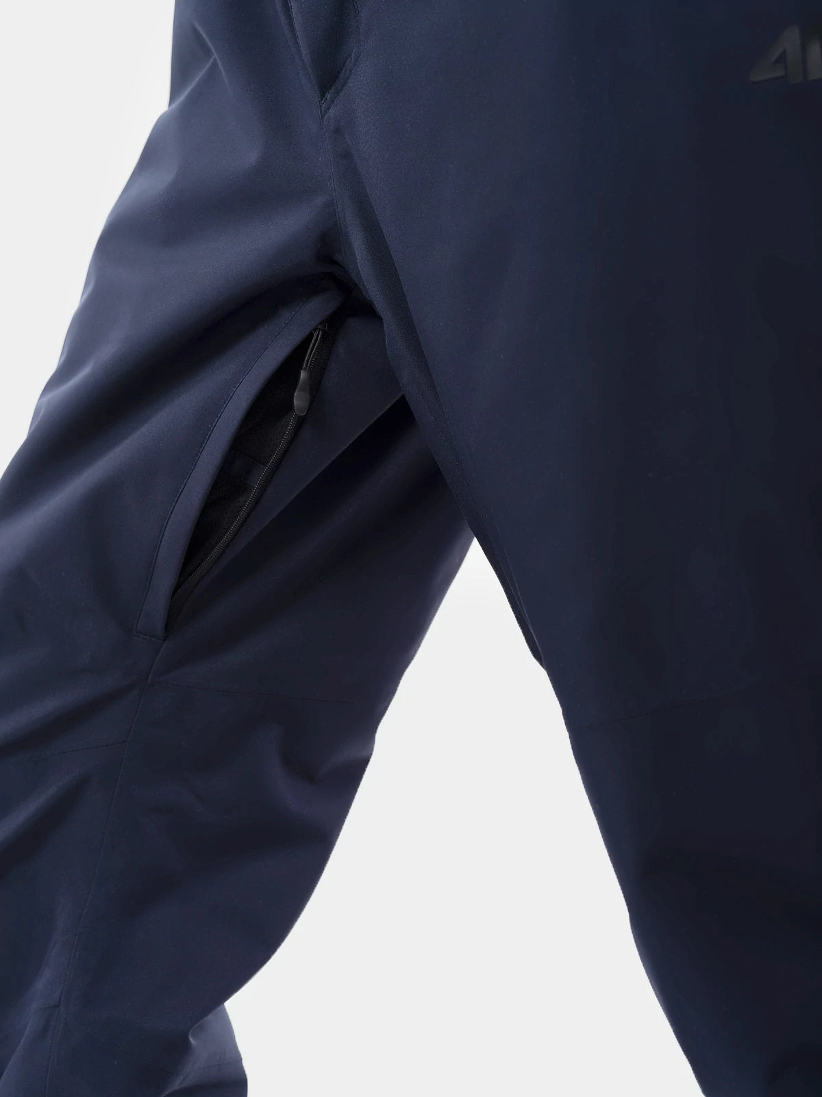 PANTALONI DE SCHI PENTRU BARBATI CU MEMBRANA 8.000