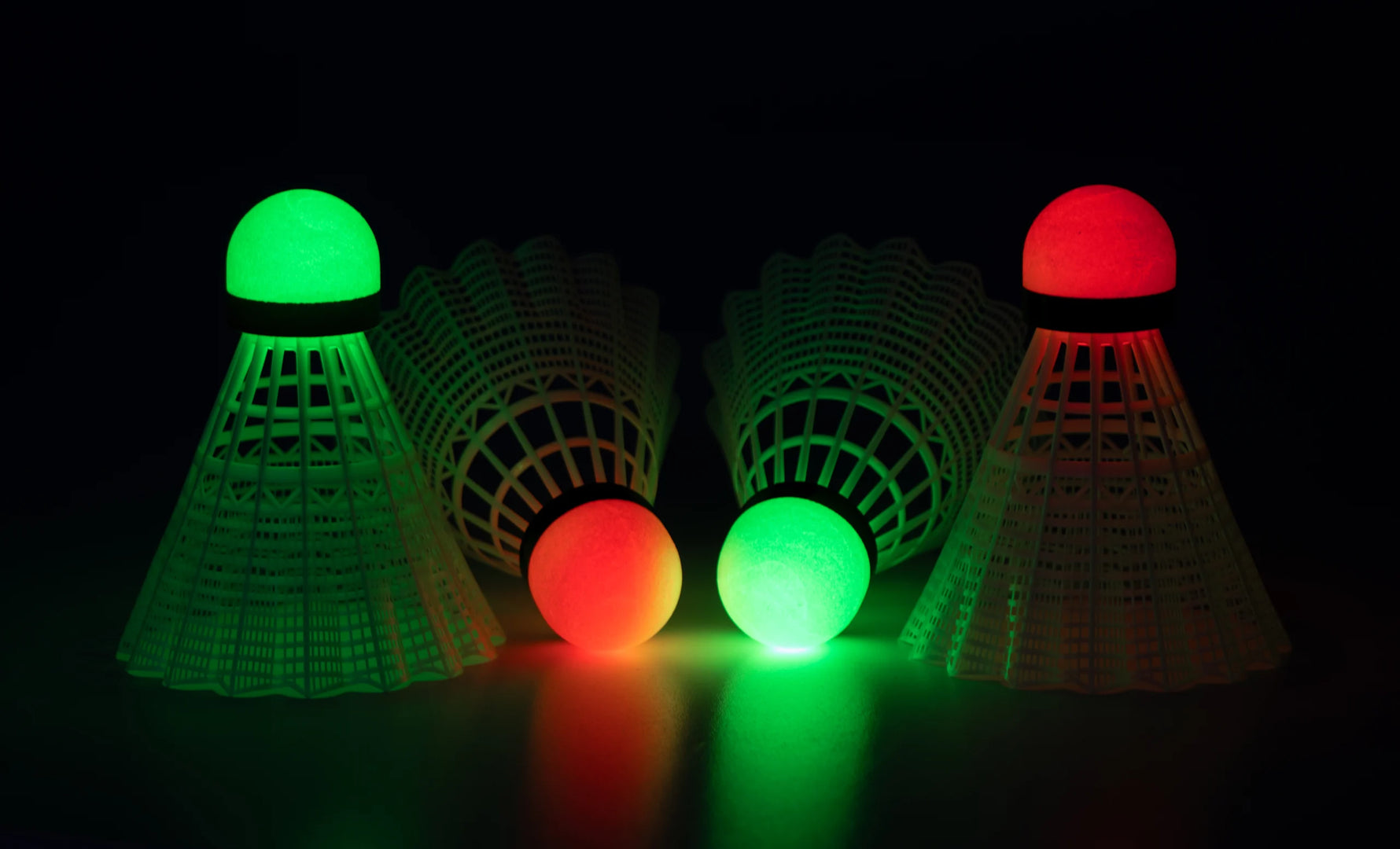 Fluturași Badminton Avento Set 4 Buc - LED Roșu și Verde